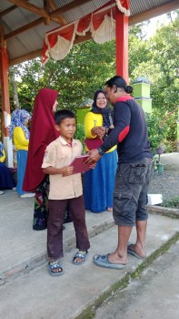 Gerakan Ayah Mengambil Rapor (GEMAR)