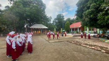 Upacara Memperingati Hari Sumpah Pemuda